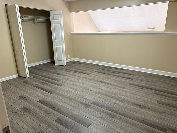 5th image of 420 Canberra Dr
