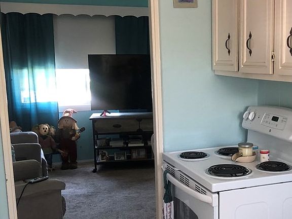 5th image of 408 Shelbourne St
