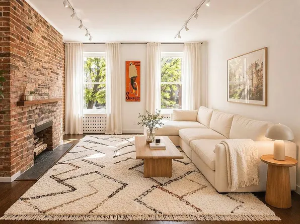 41 Jane St APT 2A, New York, NY 10014