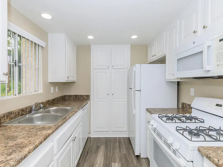 Villas Aliento Apartment Homes — Photo 35