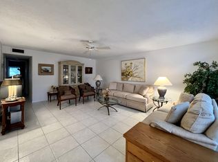 110 Wellington Cir #A-1100, West Palm Beach, FL 33417