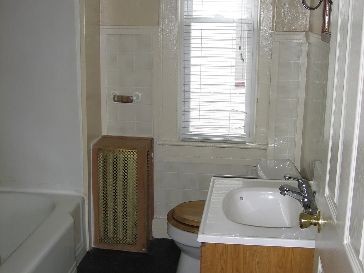 2 bed, 650 sqft, $1,100 — Photo 4