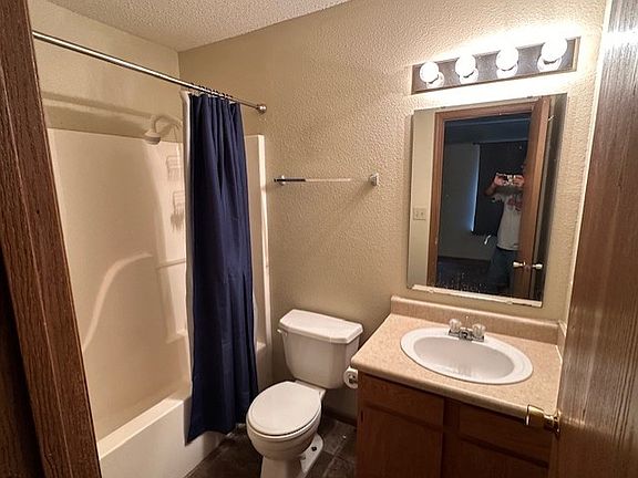 3rd image of 7328 Willowbrook Dr