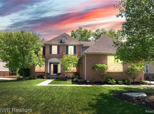 5940 Strawberry Cir, Commerce Township, MI 48382