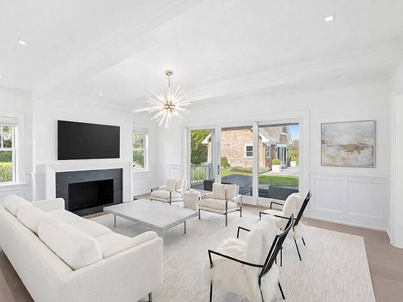 5th image of 917 Deerfield Rd