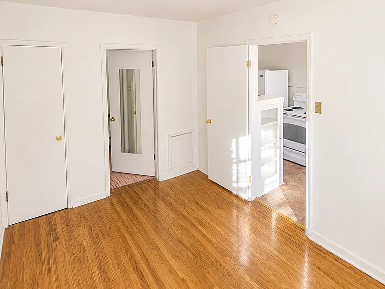 Graylyn Apartments — Photo 4
