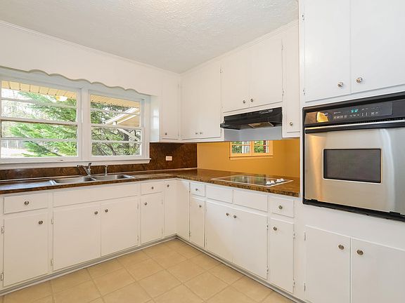 2nd image of 7205 Lakeview Dr SW