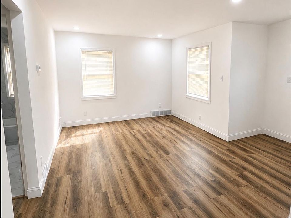 12740 August St, photo 3