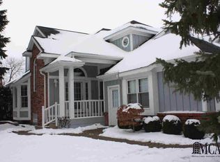 301 Meadowlands Ct, Monroe, MI 48161