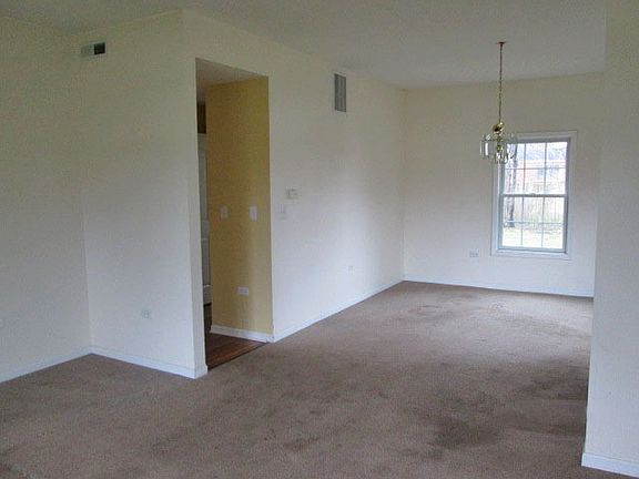 3rd image of 916 W Hillside Dr