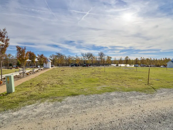 37 Water St, Eufaula, OK 74432