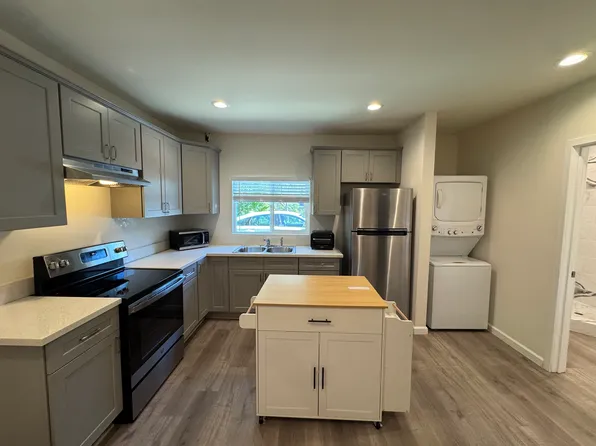 5059 Ludgate Dr #B, Agoura Hills, CA 91301