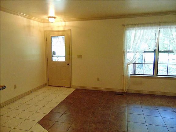 3rd image of 111 Overton Dr