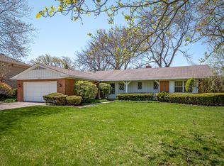 4005 Picardy Dr, Northbrook, IL 60062
