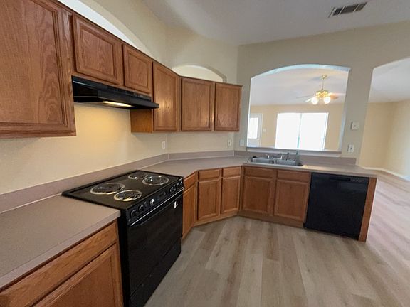 5th image of 509 Hollyberry Dr