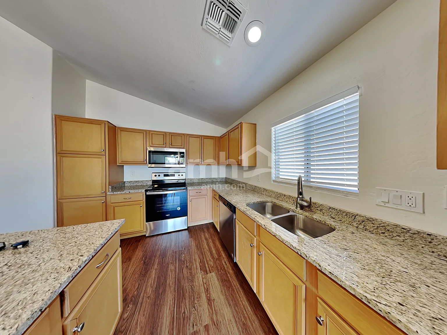 4 bed, 2.0 bath, 1615 sqft, $1,945 — Photo 3