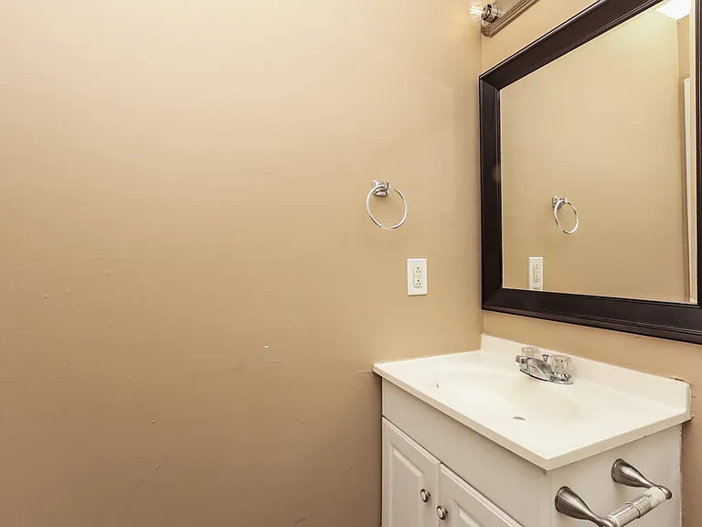 2214 Norman Ave — Photo 15