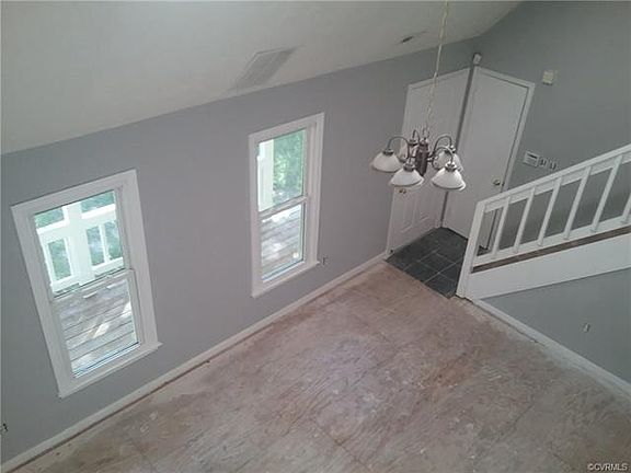 3rd image of 8402 White Cedar Ct