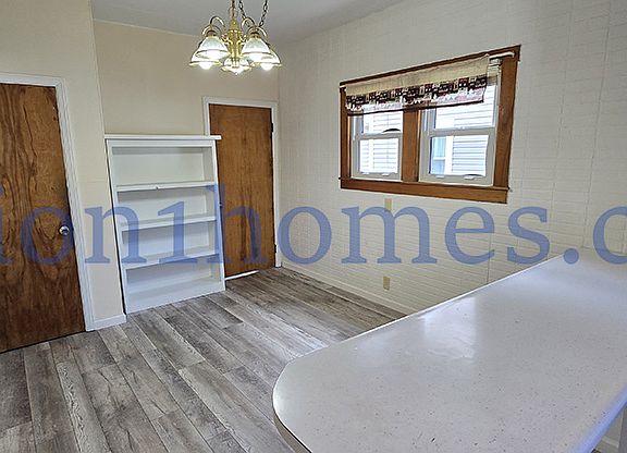 4th image of 718 W Murphy St