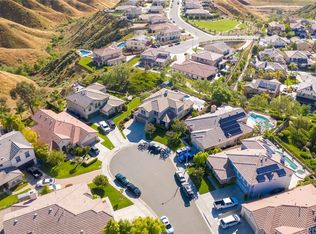 28872 Klamath Ct, Saugus, CA 91390