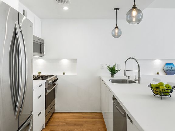5th image of 34 Crooke Ave APT 3A