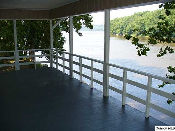 Home for Sale in Hull, IL $43,000