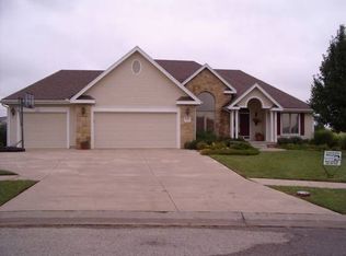 2720 SW Chauncey Ct, Topeka, KS 66614