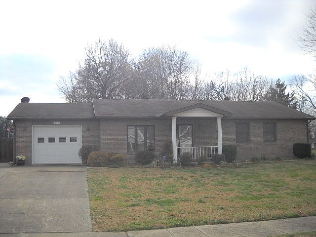 1st image of 610 Elm St