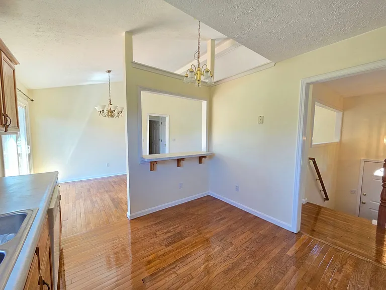 140 Byerly Blvd — Photo 7