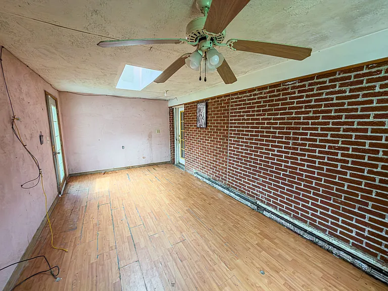 161 Pentagon Cir — Photo 25