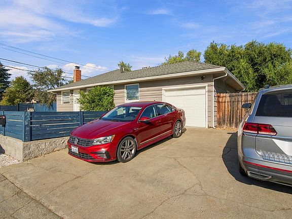 4th image of 2054 Walnut Ave