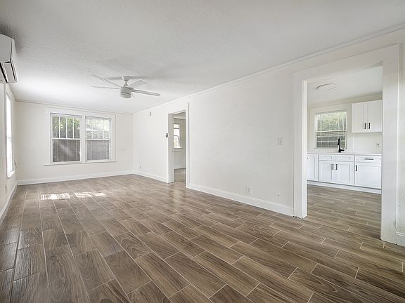 3rd image of 330 W Crest Ave APT A