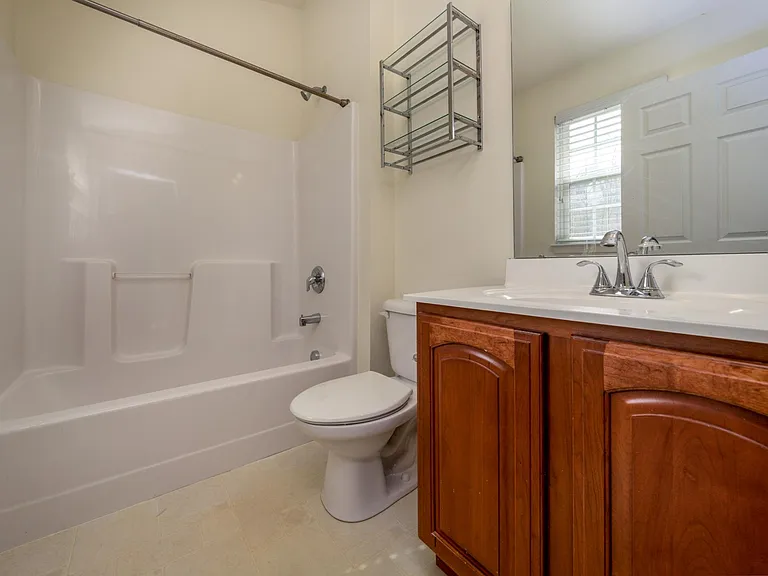 138 Broadstone Dr — Photo 19