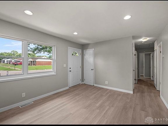 4th image of 1539 Wichita Dr S