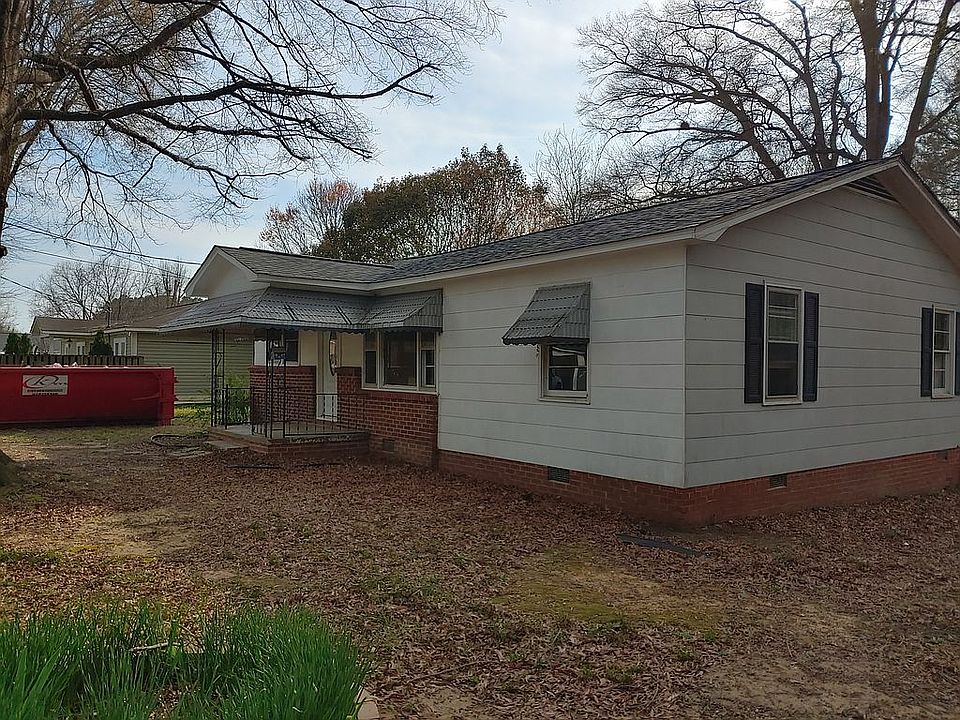 2nd image of 103 Hilltop St