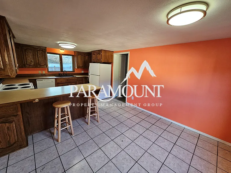 2533 Strassburg St NE — Photo 11