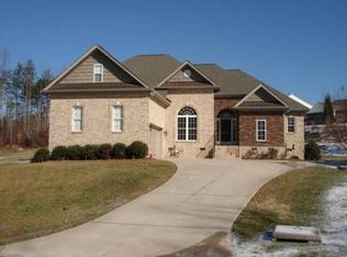 4781 Beacon Park Ln, Walkertown, NC 27051