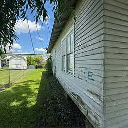 206 Section Avenue - 1 — Photo 3