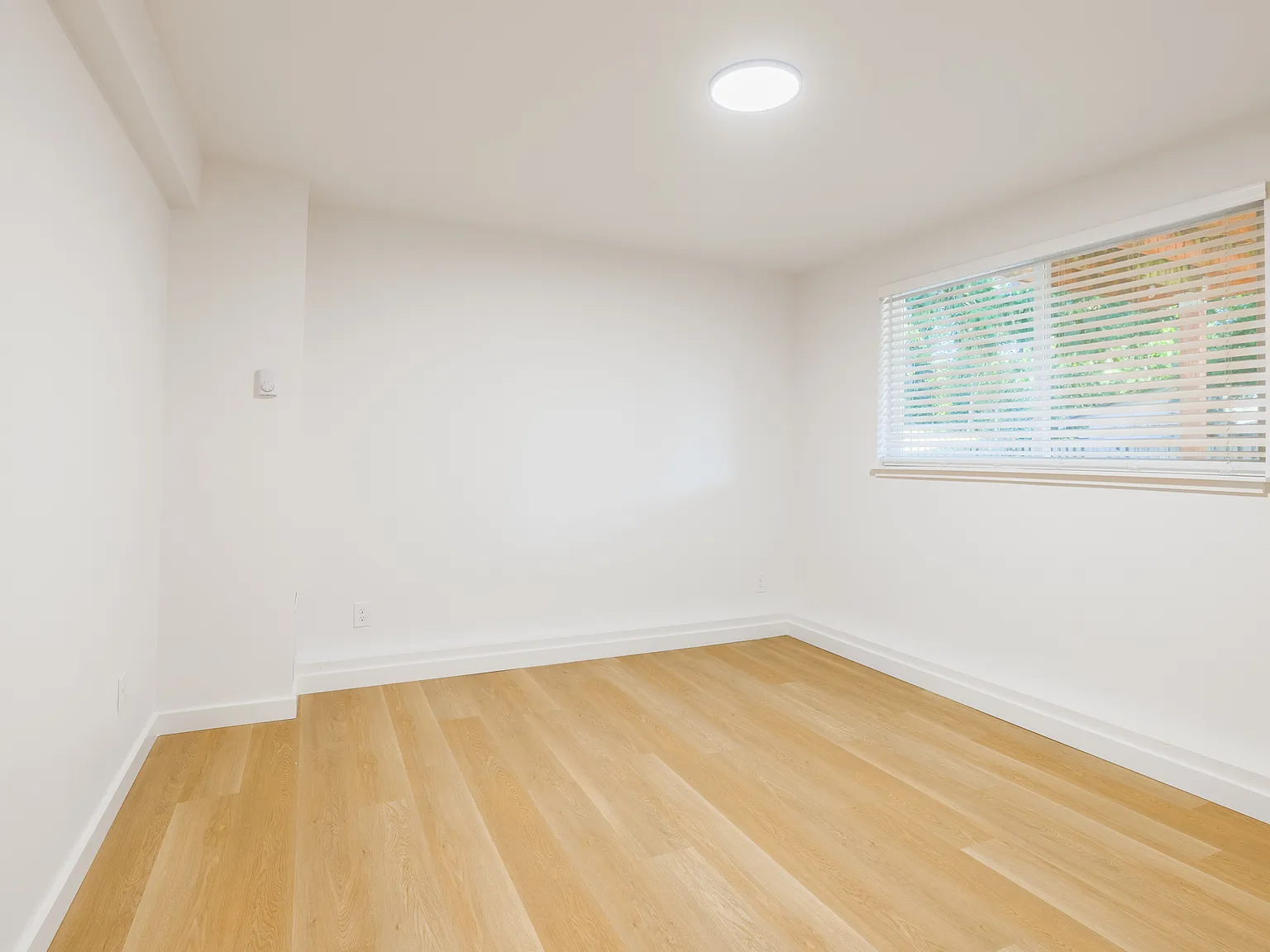 2 bed, 900 sqft, $2,000 — Photo 3