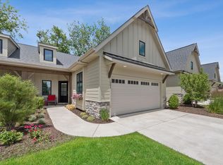 1933 W Woodglen Cir, Valparaiso, IN 46383