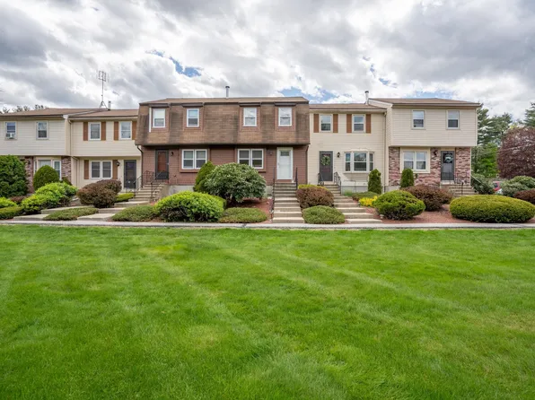 29 Stonegate Lane, Derry, NH 03038