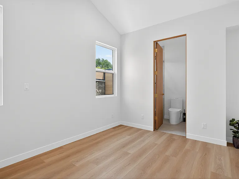 17501 Los Alimos St #10809 — Photo 13