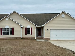 102 Mandy Ln, Hubert, NC 28539