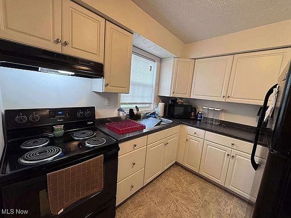 3rd image of 545 E McConnel Ave #2