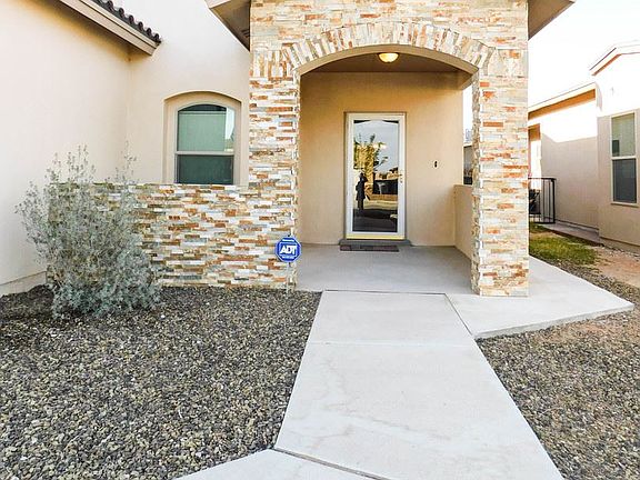 3rd image of 3821 Loma Cortez Dr