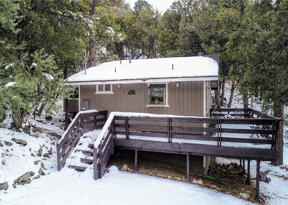 1st image of 1825 Pilgrim Ln
