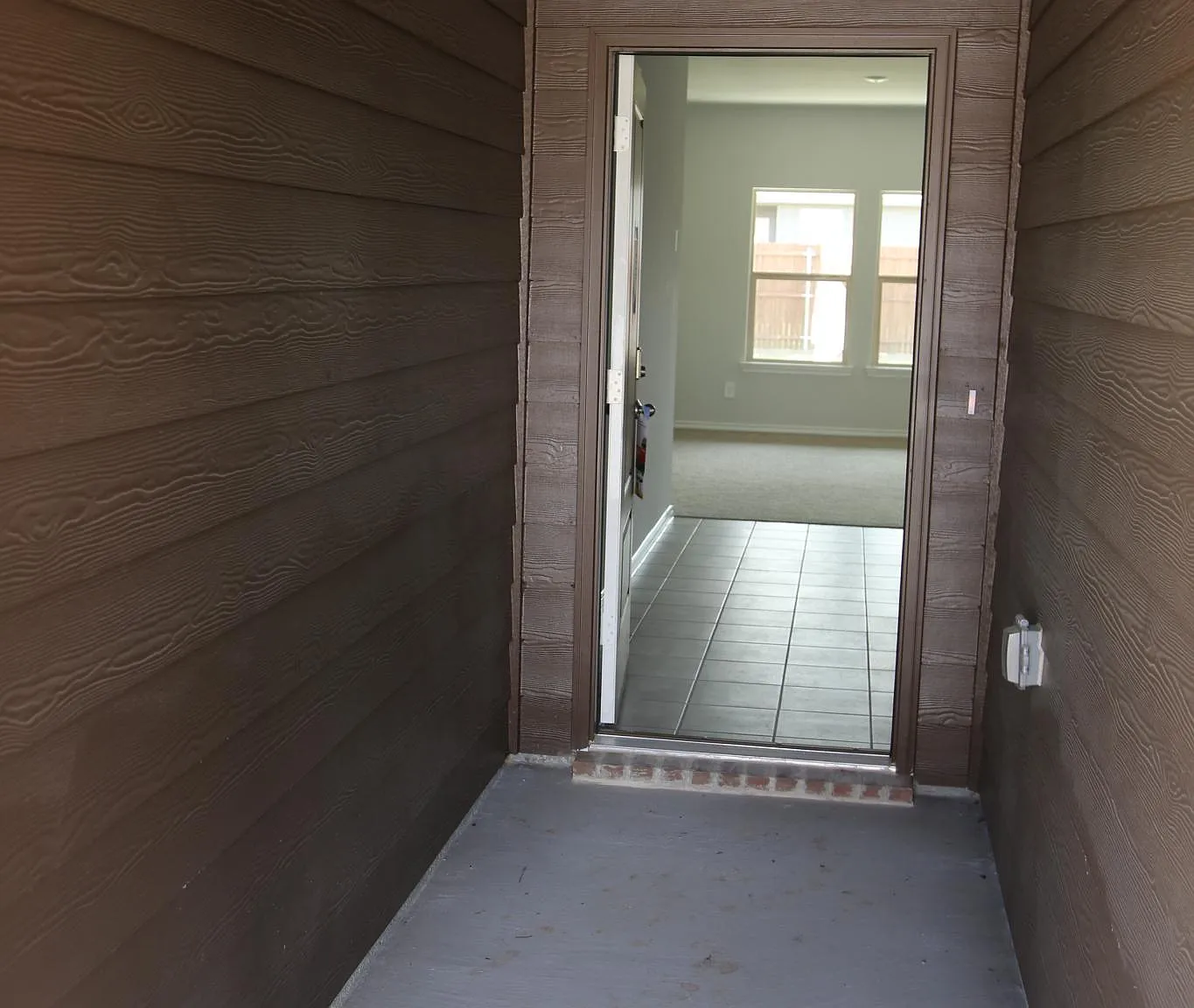 333 Beekeeper Dr — Photo 3