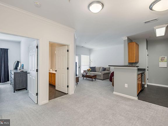 5th image of 4862 Eisenhower Ave Unit 162