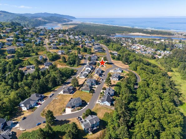 50 Lahaina Loop Rd, Pacific City, OR 97135