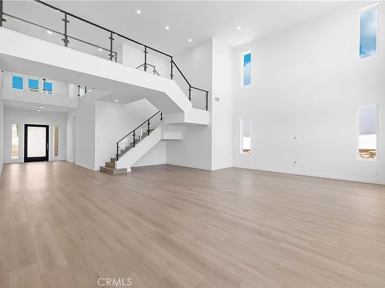 11712 N Churchill Way — Photo 10